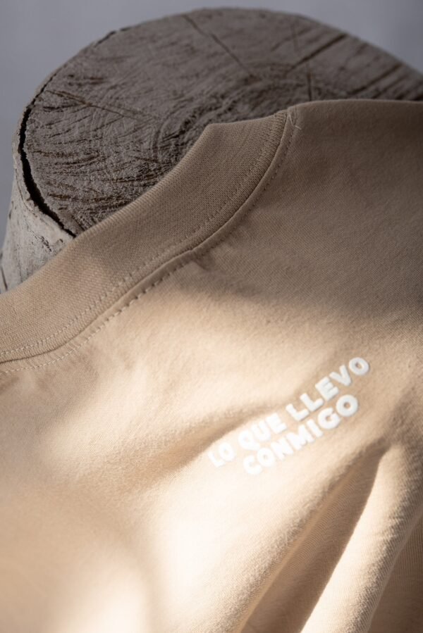 Camiseta Lo que llevo conmigo - Image 3